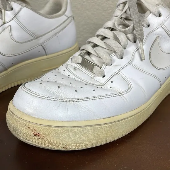 Nike Air Force 1 AF1 82 White Low Top Sneakers Mens Athletic Shoes Sz 10.5