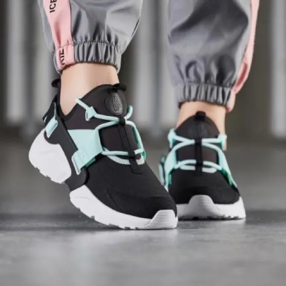NIKE Air Huarache City low igloo green black white removable Velcro heel shoe