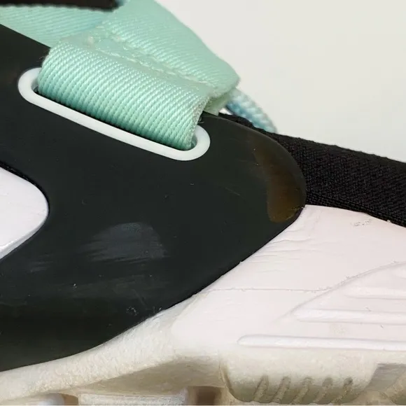 NIKE Air Huarache City low igloo green black white removable Velcro heel shoe