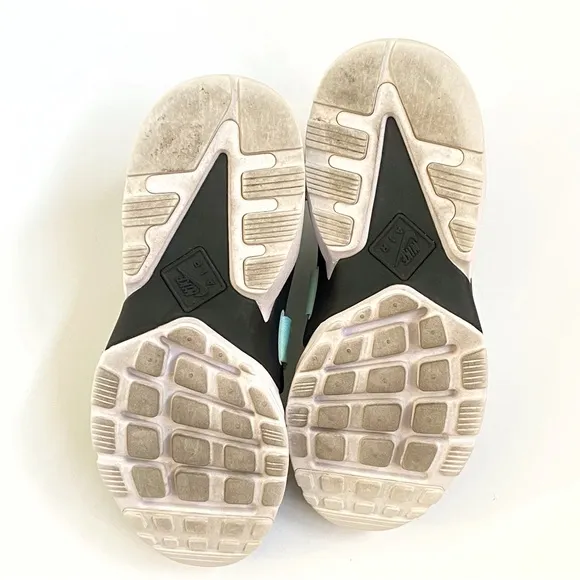 NIKE Air Huarache City low igloo green black white removable Velcro heel shoe
