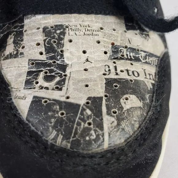 Nike Air Jordan 1 Mid SE Newspaper Air Times Boy's Youth 11C Black &amp; Red