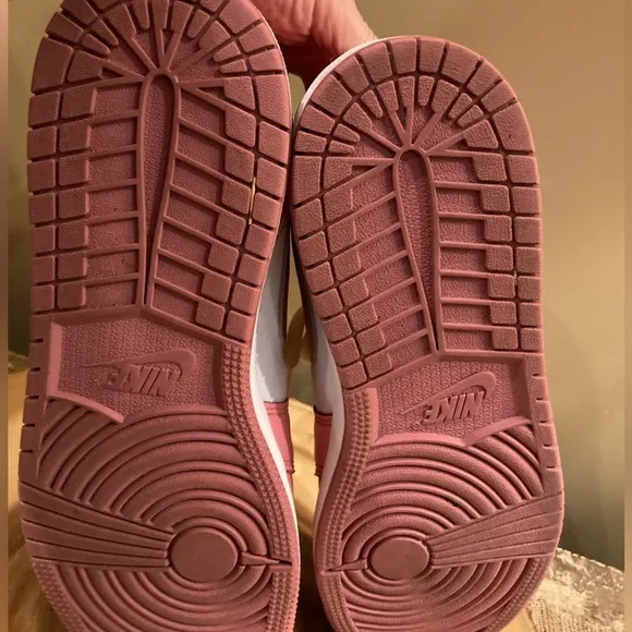 Nike Air Jordan 1 Mid Valentines GS Coral Chalk White Pink Shoes GS Wmn's 8/6.5Y