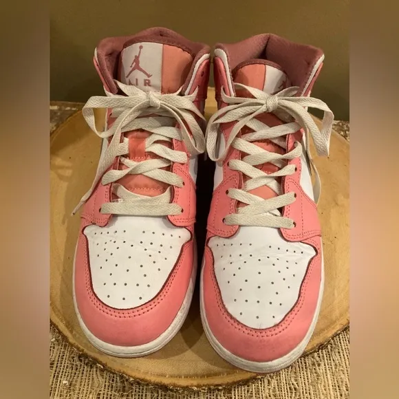 Nike Air Jordan 1 Mid Valentines GS Coral Chalk White Pink Shoes GS Wmn's 8/6.5Y