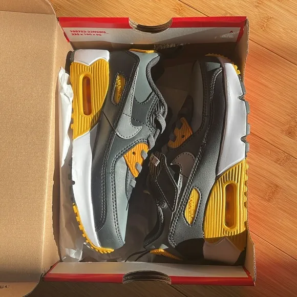 Nike Air Max 90 EasyOn Little Kids' Shoes 13