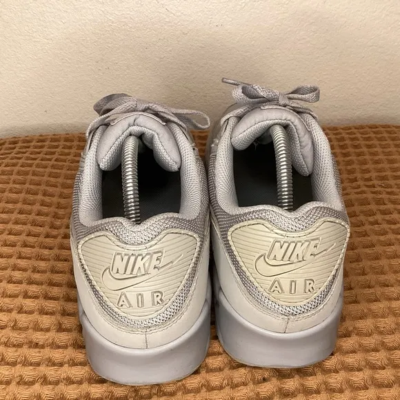 Nike Air‎ Max 90 Triple Wolf Grey Mens Size 9.5 Sneakers Shoes CN8490-001
