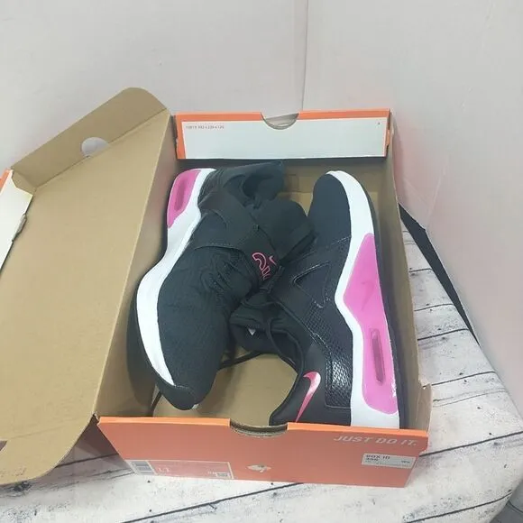 Nike Air Max Bella TR 5 Running Shoes Women's SZ 11 Black Rush Pink DD9285-061.