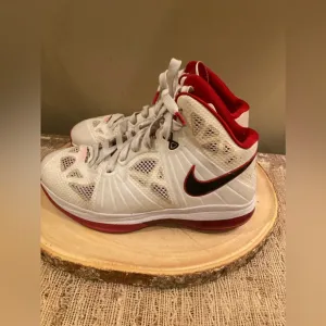 NIke Air Max LeBron VIII (PS) Basketball Shoes, #449201-100,Wht/Red, Youth US 7Y
