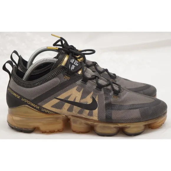 NIKE AIR VAPORMAX 2019 SHOES METALLIC GOLD FLYKNIT AR6631-002 Mens Size 9