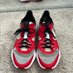Nike Air Zoom 85 Chicago runners
