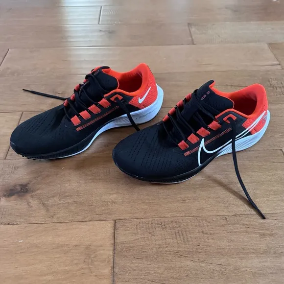 Nike Air Zoom Pegasus 38 Oregon State Beavers Run / Athletic Shoes Black Orange