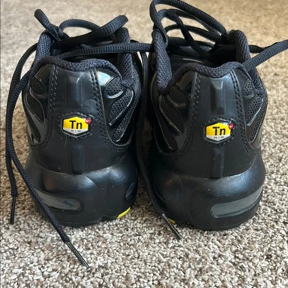 Nike Boys Air Max Plus Running Shoes NWOT
