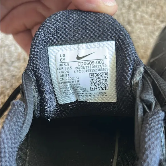 Nike Boys Air Max Plus Running Shoes NWOT