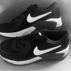 Nike Boys Black and White Air Max Excee