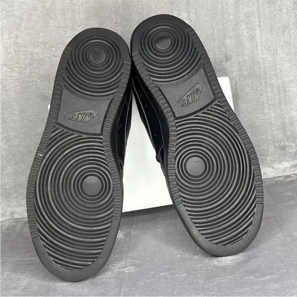 🔥🔥🔥Nike Court Vision Low Triple Black Size: 8🔥🔥🔥
