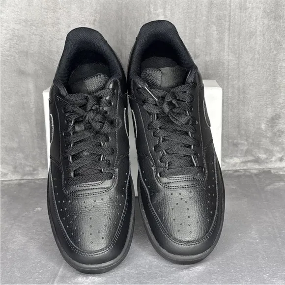 🔥🔥🔥Nike Court Vision Low Triple Black Size: 8🔥🔥🔥