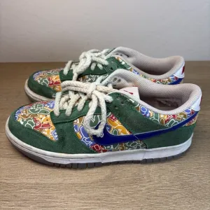Nike Dunk Low Foam Finger Youth Sneakers Size 4.5Y Green White Shoes DZ5299-300