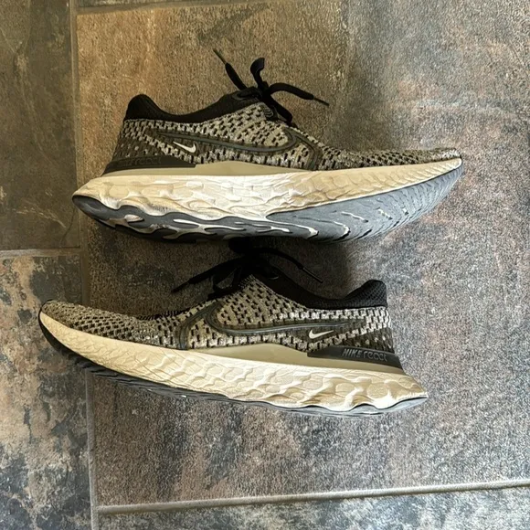 Nike Flyknit React Running Shoes