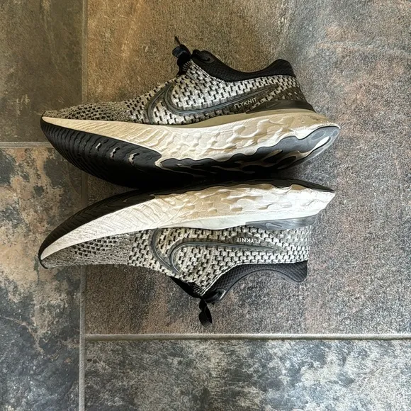 Nike Flyknit React Running Shoes