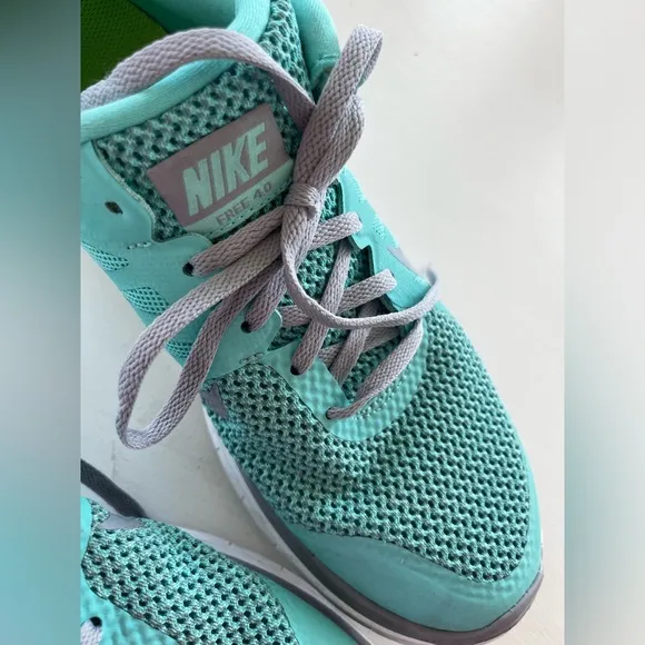 NIKE FREE 4.0 Women's Teal Athletic Shoes; size 11, like NEW! Worn only twice