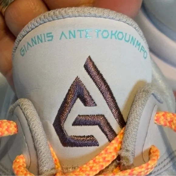 Nike Giannis Immortality Force Field Super Smoothie Fruit Shoes Sz 3.5Y Sneakers