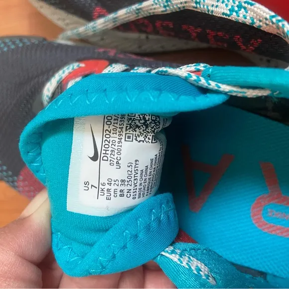 Nike hiking shoes NWT