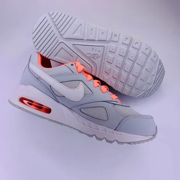 NIKE Kid's Air Max Ivo GS Running Shoes 579998 016