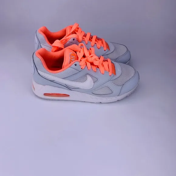 NIKE Kid's Air Max Ivo GS Running Shoes 579998 016