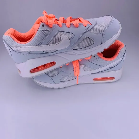 NIKE Kid's Air Max Ivo GS Running Shoes 579998 016