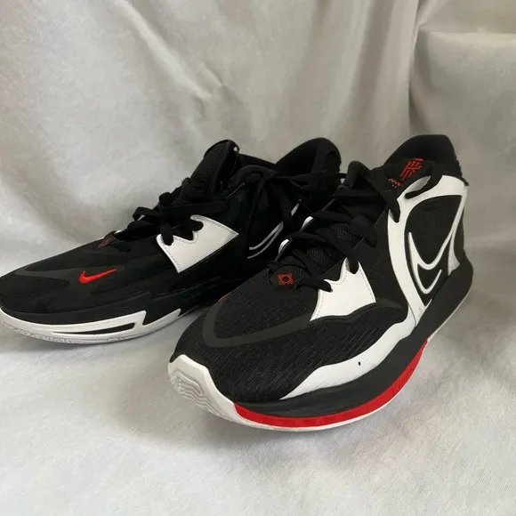 Nike Kyrie 5 Low Basketball Black and White Chile-Red Athletic Shoes