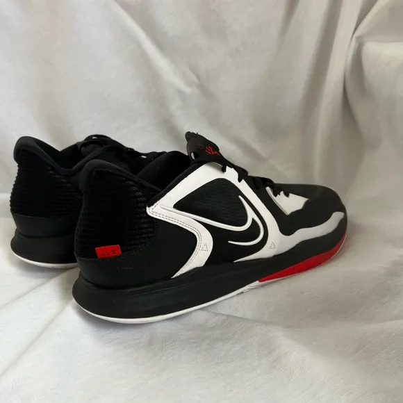 Nike Kyrie 5 Low Basketball Black and White Chile-Red Athletic Shoes
