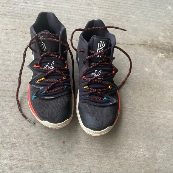 Nike Kyrie Friends collab Black Sneakers men’s 9 rare