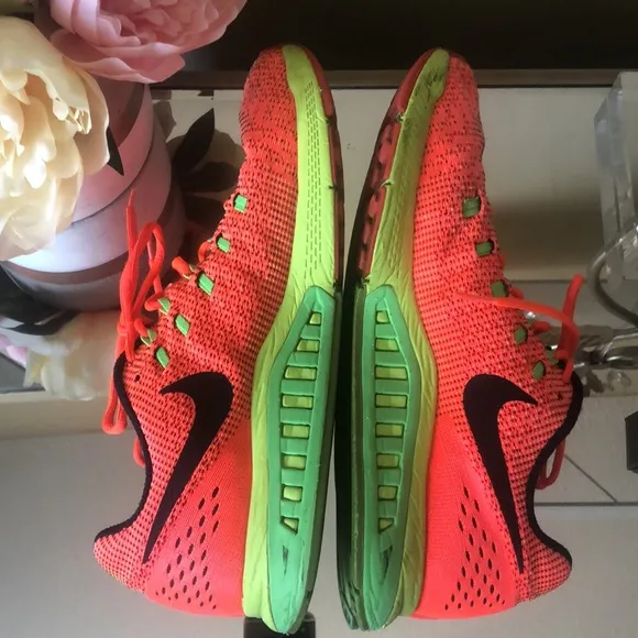 Nike Men's Air Zoom Structure 19 Running Shoes-Crimson/Volt/Black