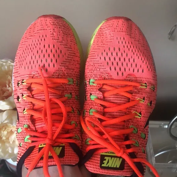 Nike Men's Air Zoom Structure 19 Running Shoes-Crimson/Volt/Black