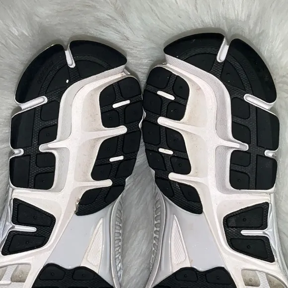NIKE MENS ZOOM VOMERO 5
