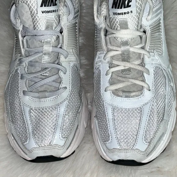 NIKE MENS ZOOM VOMERO 5