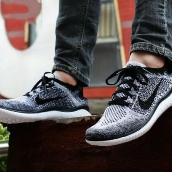 Nike Mens FR Flyknit 2018 Running Shoes in Oreo