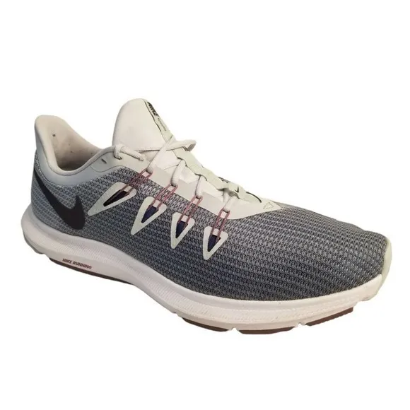 Nike Quest, men's gray,‎ white running shoes Size 12