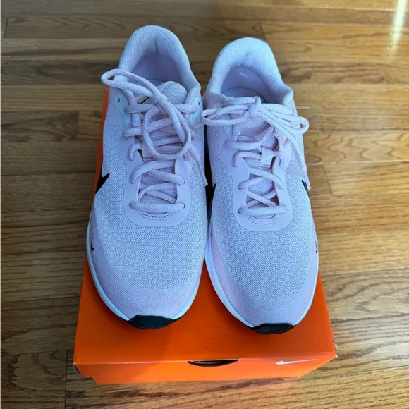 NIKE Revolution 7 Big Girls' Running Shoes