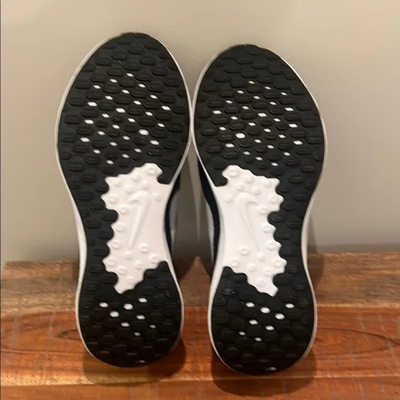 Nike Revolution Women's Black Running Shoes, Size 10