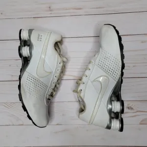 Nike shox white on white youth 5y size tennis running shoes.