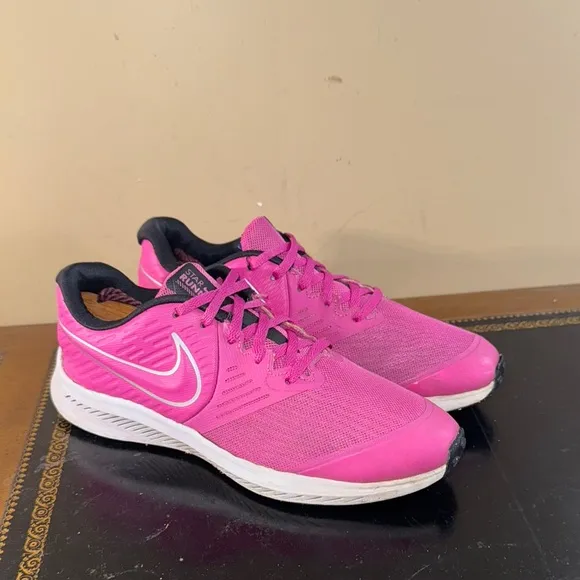 Nike Star Runner 2 Pink White AQ3542-603 Gradeschool Girl’s Size 6Y