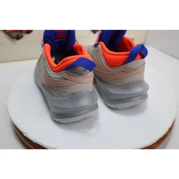 Nike Team Hustle D 10 Desert Sand Boys Size 7Y Running  CZ4179-001