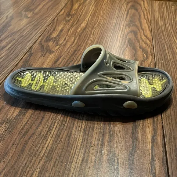 NIKE VTG Y2K 2000s ACG Air Deschutz Sports Slides Flip Flops Shoe measures 11”