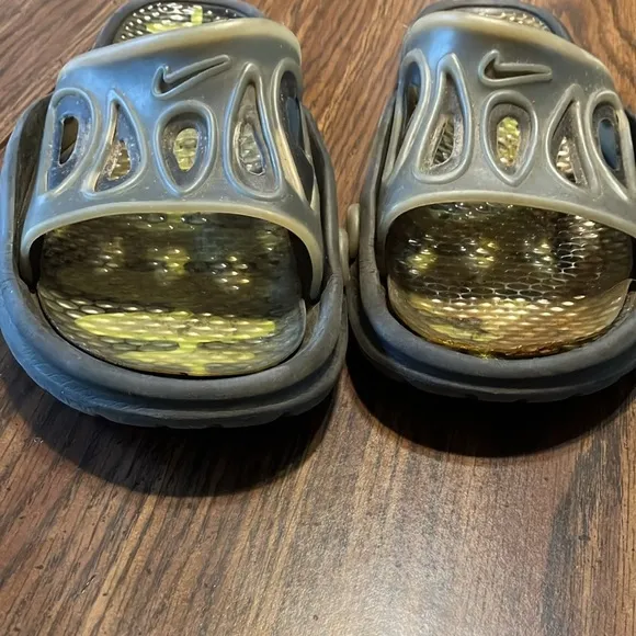 NIKE VTG Y2K 2000s ACG Air Deschutz Sports Slides Flip Flops Shoe measures 11”