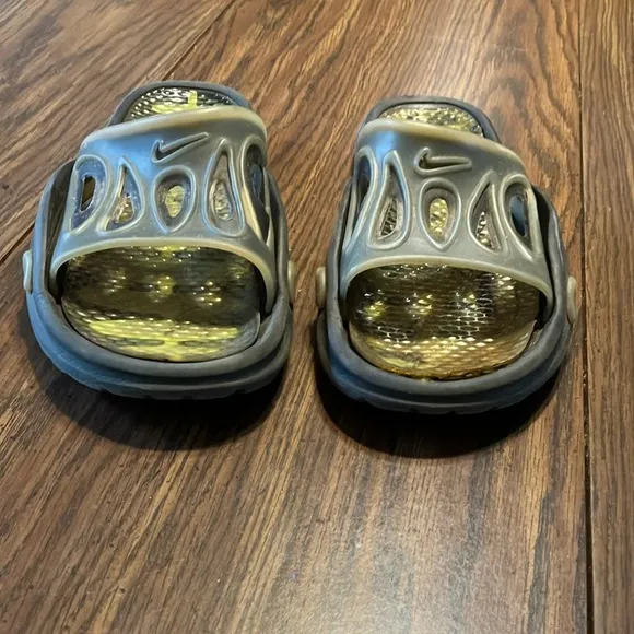 NIKE VTG Y2K 2000s ACG Air Deschutz Sports Slides Flip Flops Shoe measures 11”