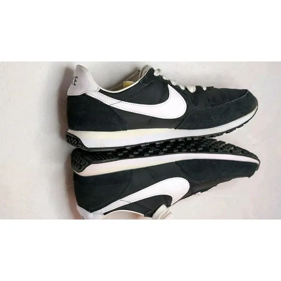 Nike Waffle Trainer 2 YTH Sz. 7 Athletic Shoe BLK/WHT Unisex Sneaker #DC6477-001