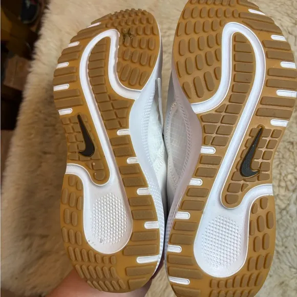 Nike Women's React Escape Run Running leopard print size 10.5