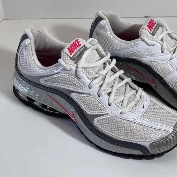 Nike Women's Reax Run 5 Running Shoes SZ10 White Silver Pink 407987-116 Athletic