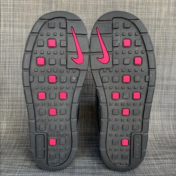 Nike Woodside Chukka 2 Boots Waterproof Plush Lined Shoes Junior Girls size 3