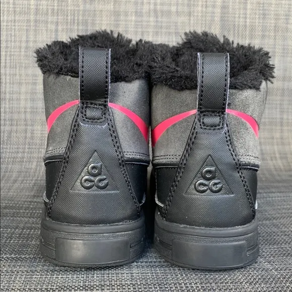 Nike Woodside Chukka 2 Boots Waterproof Plush Lined Shoes Junior Girls size 3